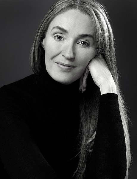 :LisaGerrard-Press-Image-2009.jpg