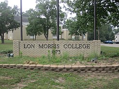 Lon Morris College sign, Jacksonville, TX IMG 3014.JPG