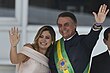 Jair Bolsonaro, eleito Presidente da República Federativa do Brasil, juntamente com a então primeira-dama Michelle Bolsonaro no dia de sua posse, Janeiro de 2019.