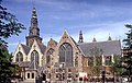 A Oude Kerk (traduzido do neerlandês, signigica Velha Igreja) é a mais antiga igreja paroquial de Amsterdã: foi consagrada em 1306