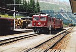 Ge 4/4I 602 in Pontresina. Auf der anderen Seite des Zugs ist eine Ge 4/4 II erkennbar.