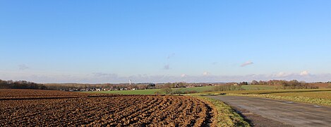 Vue générale depuis la route de Clastres.