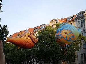 Deux poissons sur le Kurfürstendamm en 2011.
