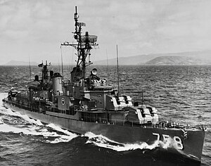 USS Strong (DD-758) underway off Oahu in 1968