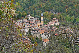 A view of the village of Moulinet from the trail of Saint Michel