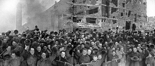 Février 1943, après avoir libéré l'usine « Barrikady ».