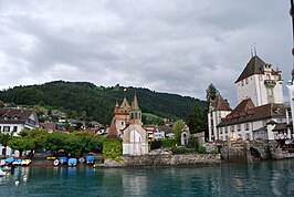 Zicht op Oberhofen am Thunersee