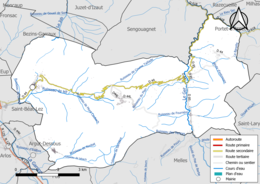 Carte en couleur présentant le réseau hydrographique de la commune