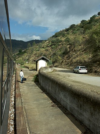 Apeadeiro de São Mamede do Tua, em 2006.