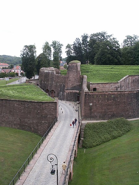 450px-France-90-Belfort-Porte_Brisach-Dessus.jpg