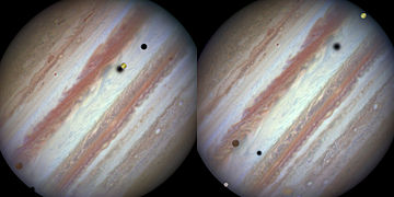Sonnenfinsternisse auf Jupiter durch Amalthea, Thebe, Io, Europa und Kallisto am 24. Januar 2015. Die Sonne scheint von links unten.