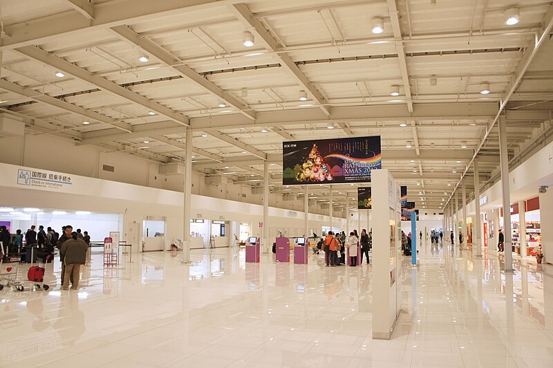Kansai International Airport Terminal - Piano - Interior_Architexpert.com