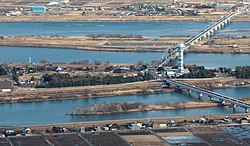 多度山から望む木曽三川公園センターの全景（2013年（平成25年）1月27日撮影）