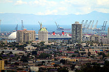 View from Signal Hill to Villa Riviera and port cranes (c. 2009) LongBeachLongView.jpg