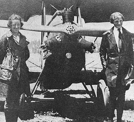 Snook hag Earhart e Kinner Field, 1921