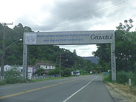 Pórtico de entrada de Gravatal, sentido Tubarão-Gravatal