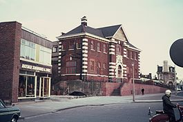 Rochester Bridge station (1960s).JPG