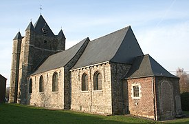 Église médiévale à Saint-Vaast.