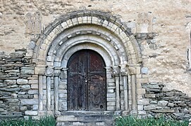 Sant Lliser d'Alós d'Isil - Portalada