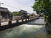 岩出山の城下町を流れる内川