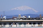 頂部付近より御嶽山を望む。 （2019年（平成31年）3月）