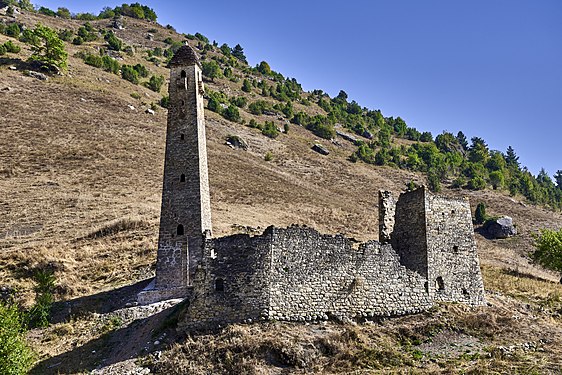 2. Застройка селения Карт, Джейрахский район, Ингушетия Автор — Tumgho