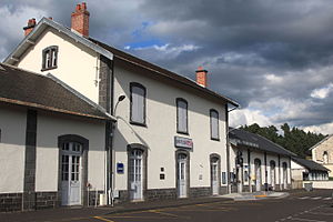 圣弗卢尔-绍德赛格站的主站房