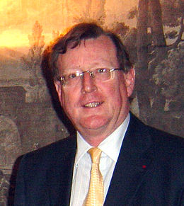 David Trimble at Lisburn Seed Group benefit, Hillsborough Castle, Christmas 2007 crop.jpg