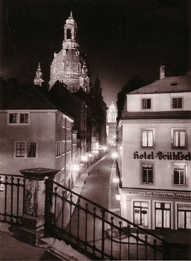 Münzgasse und Frauenkirche um 1940.