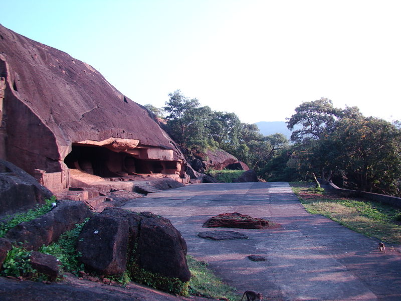 File:Entrance to Kanheri Caves.JPG