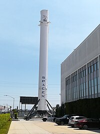 Перший ступінь, що успішно повернувся. Hawthorne, California, штаб-квартира SpaceX