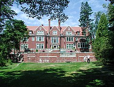 Lake side view of Glensheen.