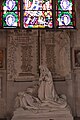 Monument aux morts et pieta.