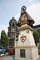 Statue de Notre-Dame des Abandonnés à l'extérieur de l'église