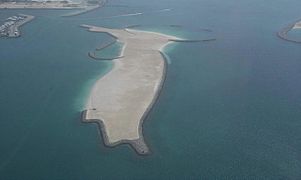 Palm Jumeirah's Palm Leaf on 1 May 2007.jpg