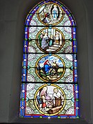 Un des vitraux de l'église.