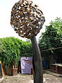 Скульптура дерева на Tacheles.jpg