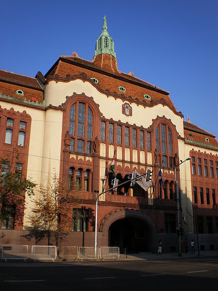 Datei:Altes Komitatshaus Debrecen.jpg