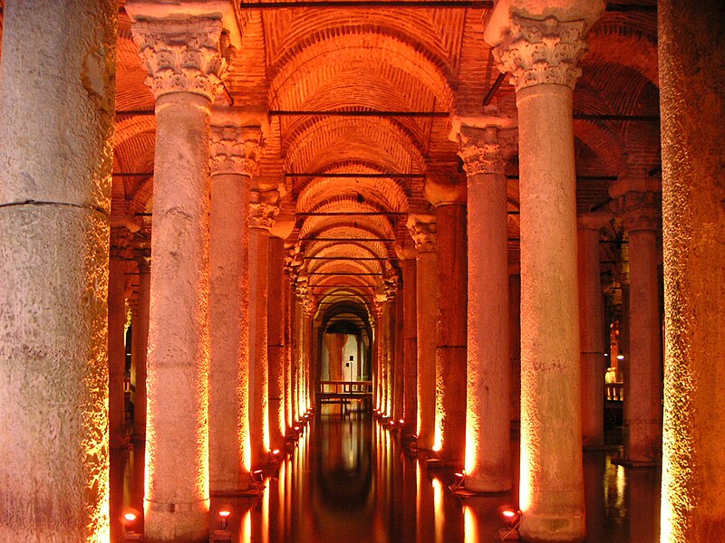 http://upload.wikimedia.org/wikipedia/commons/thumb/0/0b/Basilica_cistern_2.jpg/800px-Basilica_cistern_2.jpg