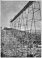 Die Gartenlaube (1883) b 197.jpg Die höchste Brücke der Welt, der Kinzua-Viaduct bei Alton in Pennsylvanien. Nach einer Photographie auf Holz übertragen (S)
