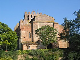 La façade et le clocher-mur.