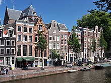 A canal (Gracht) in Amsterdam, Netherlands Herengracht tussen Beulingstraat en Koningsplein pic1.JPG