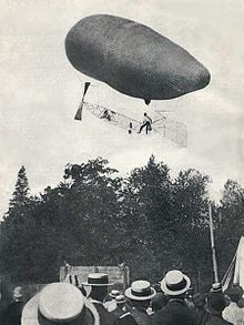 Beachey flew the Knabenshue Toledo No.2 airship from Luna Park.