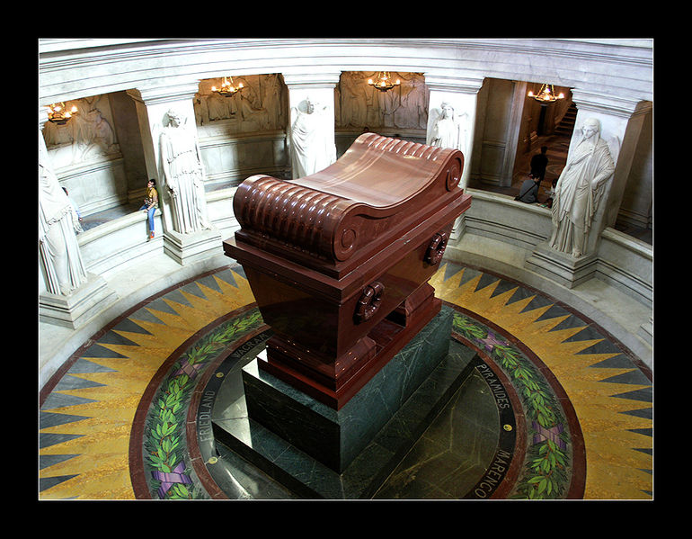 770px-Napoleon_tomb.jpg