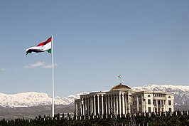 Дворец Наций и флагшток, Душанбе, Таджикистан.JPG