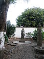 Innenhof mit Statue von Policarpa Salavarrieta