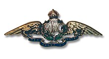 Кепка Королевского летного корпуса badge.jpg
