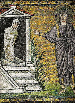 A sixth-century mosaic of the Raising of Lazarus, church of Sant'Apollinare Nuovo, Ravenna, Italy S. Apollinare Nuovo Resurr Lazzaro.jpg