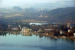 Klopein a Kleinsee partján. A háttérben Stein