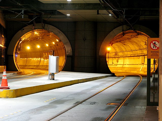 The southbound portal of the Downtown Seattle Transit Tunnel at Westlake station in 2009